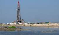 Iran to Launch 3 Projects to Develop Joint Oilfields